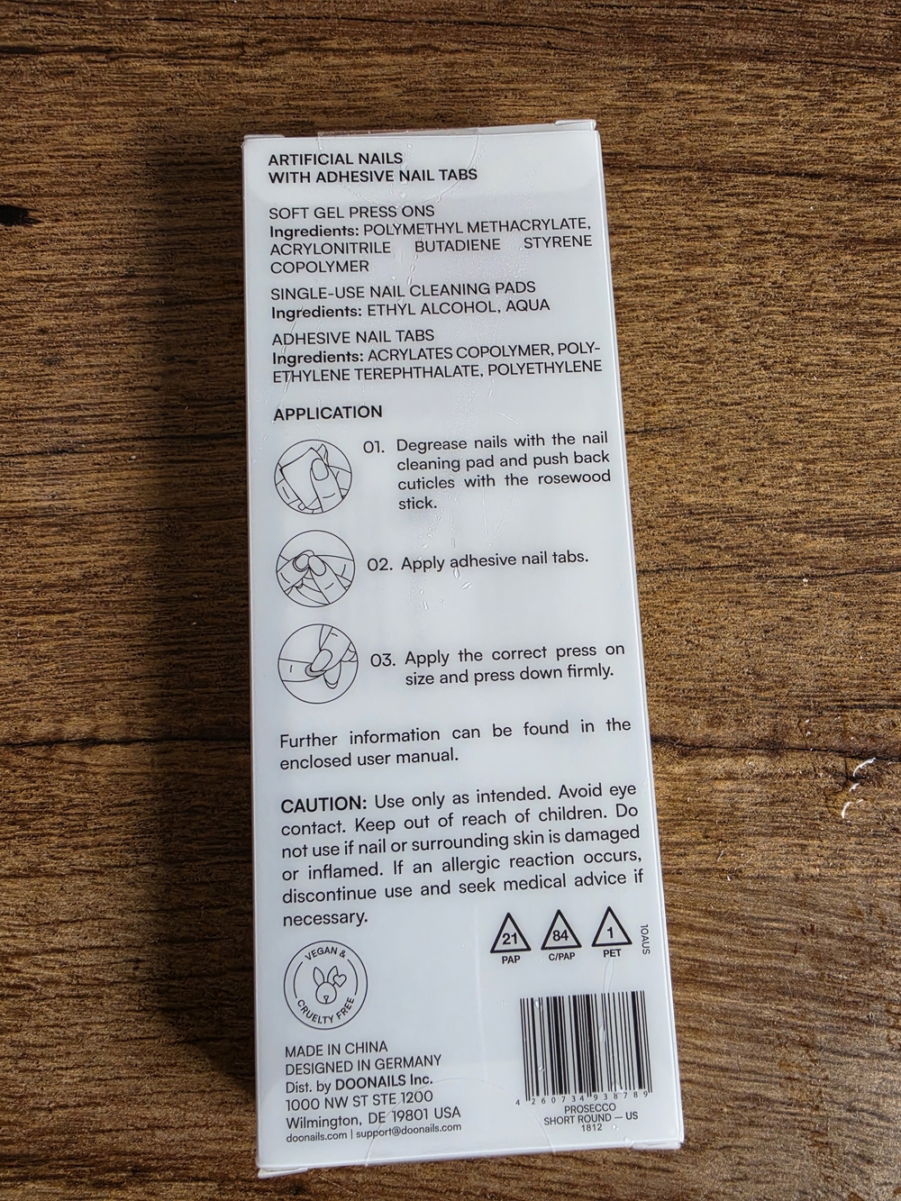 White Artificial Press-On Nails with Adhesive Tabs